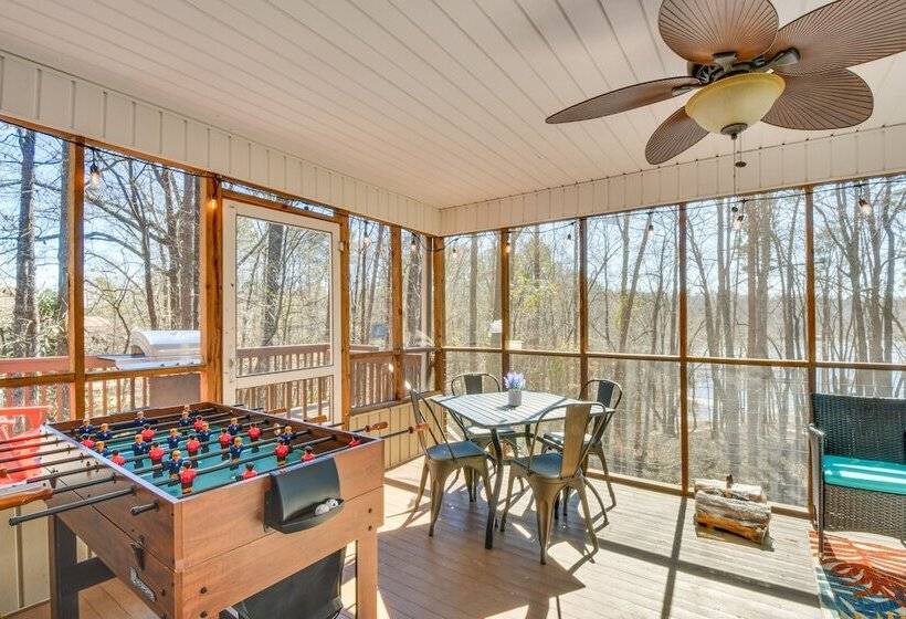 Lake Hartwell Retreat W/ 2 Tier Dock & Boat Slip!