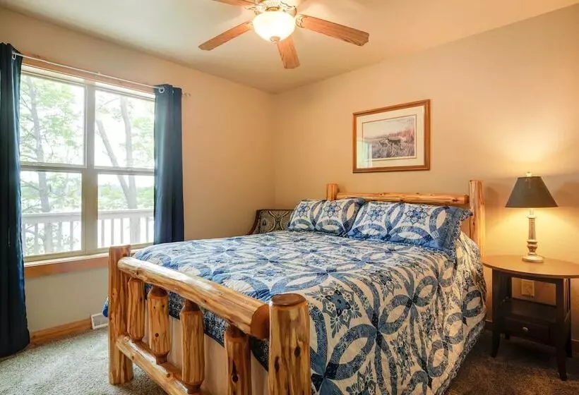 Lakefront Wisconsin Cabin: Dock, Walk To Beach!