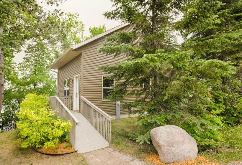 Lakefront Wisconsin Cabin: Dock, Walk To Beach!