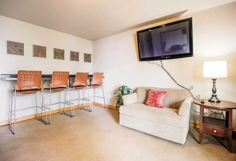 Lakefront Wisconsin Cabin: Dock, Walk To Beach!