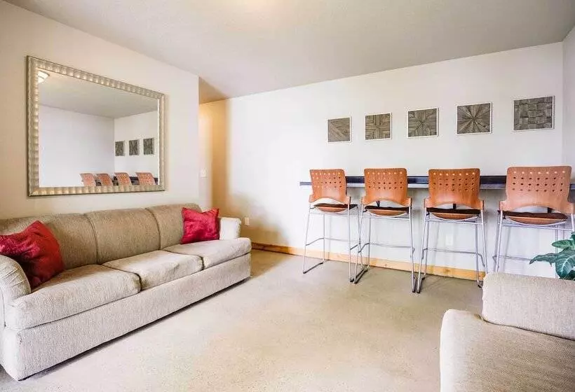 Lakefront Wisconsin Cabin: Dock, Walk To Beach!