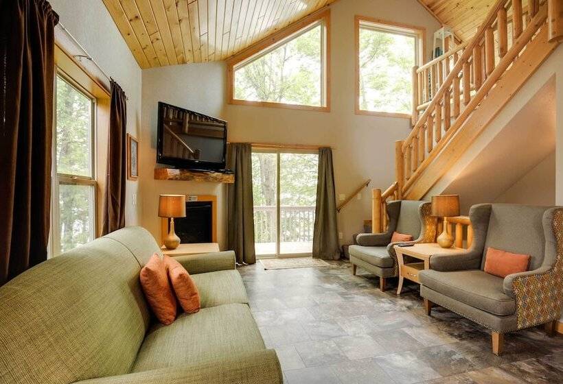 Lakefront Wisconsin Cabin: Dock, Walk To Beach!