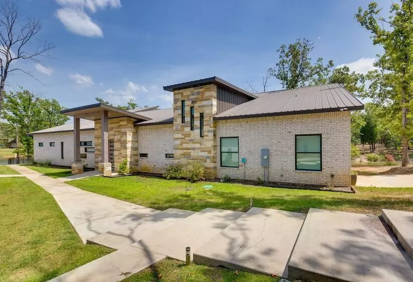 Luxe Waterfront Home In Malakoff W/ Pool + Hot Tub
