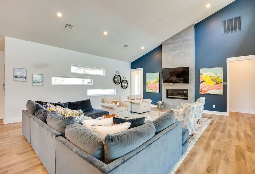 Luxe Waterfront Home In Malakoff W/ Pool + Hot Tub