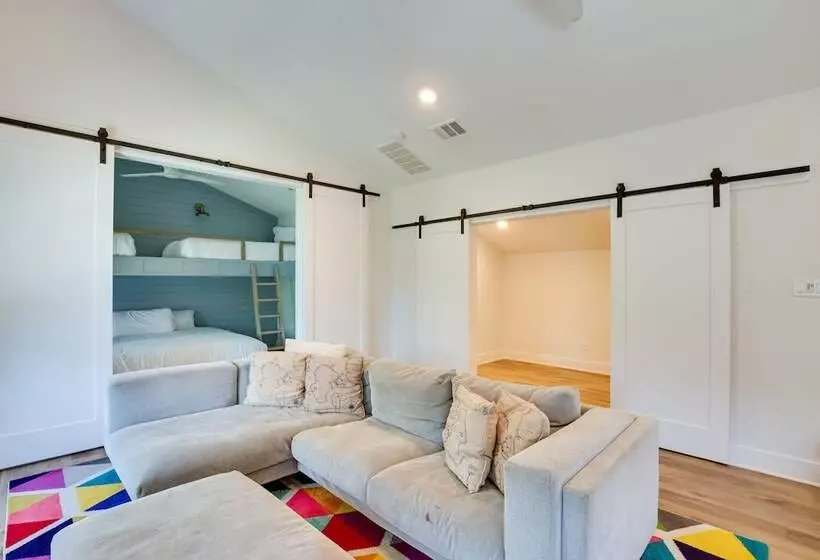 Luxe Waterfront Home In Malakoff W/ Pool + Hot Tub