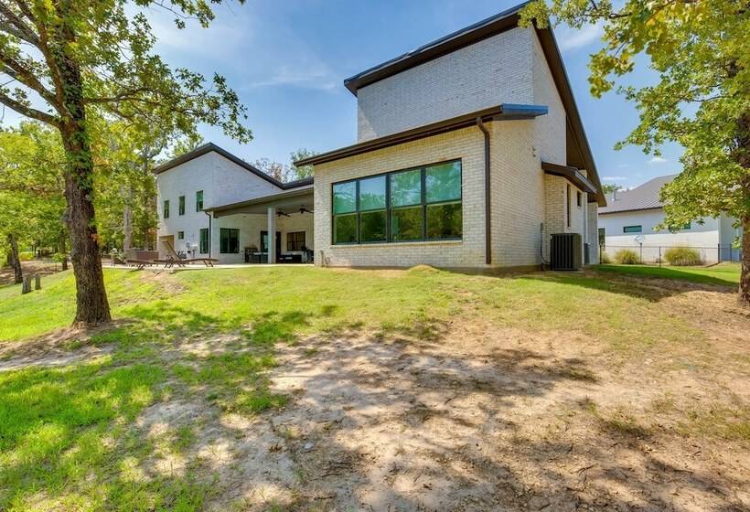 Luxe Waterfront Home In Malakoff W/ Pool + Hot Tub