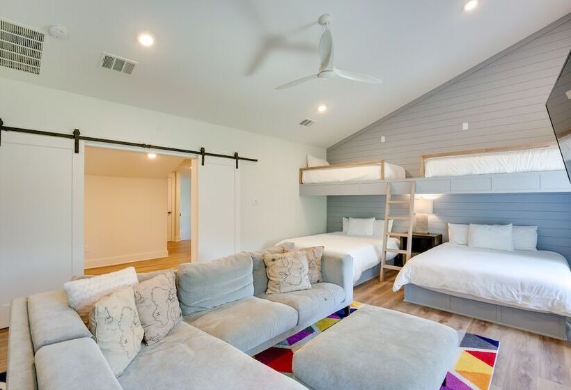 Luxe Waterfront Home In Malakoff W/ Pool + Hot Tub