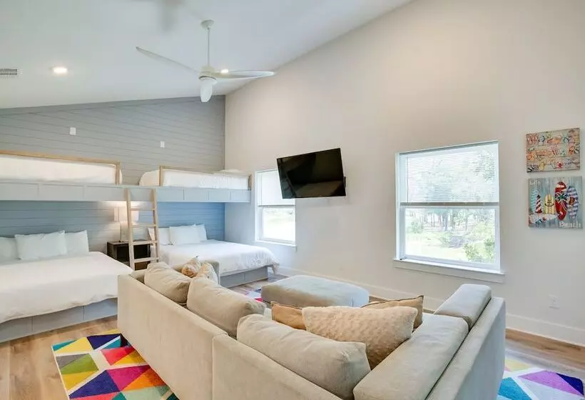 Luxe Waterfront Home In Malakoff W/ Pool + Hot Tub
