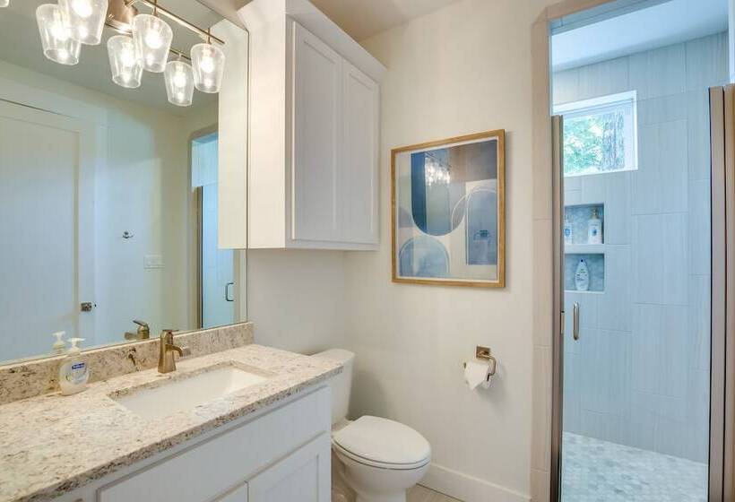 Luxe Waterfront Home In Malakoff W/ Pool + Hot Tub