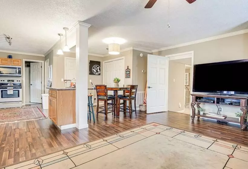 Lynchburg Home W/ Patio   2 Mi To Tims Ford Lake!