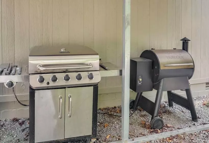 Lynchburg Home W/ Patio   2 Mi To Tims Ford Lake!