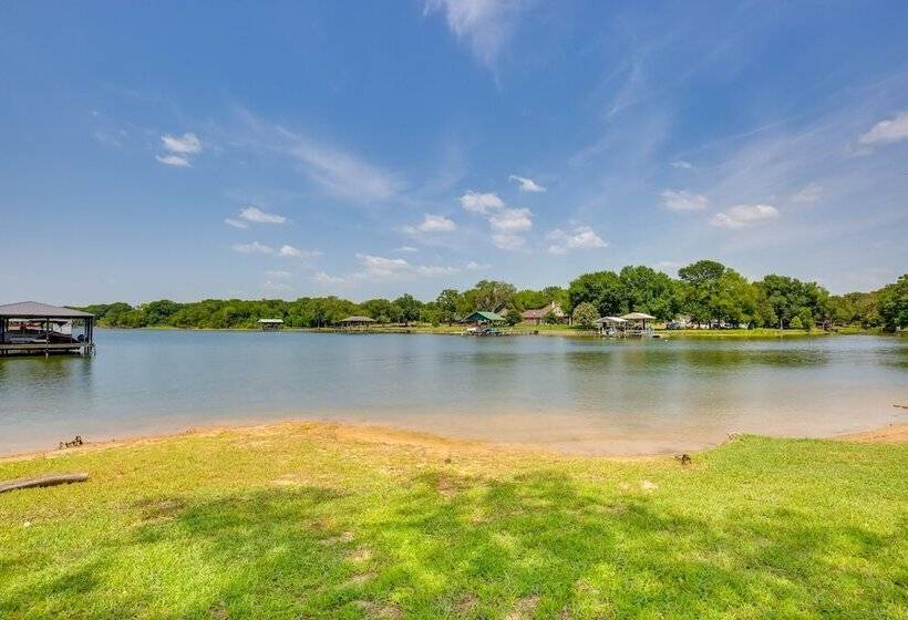 On Cedar Creek Reservoir: Malakoff Home W/ Pool!