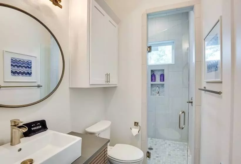 On Cedar Creek Reservoir: Malakoff Home W/ Pool!