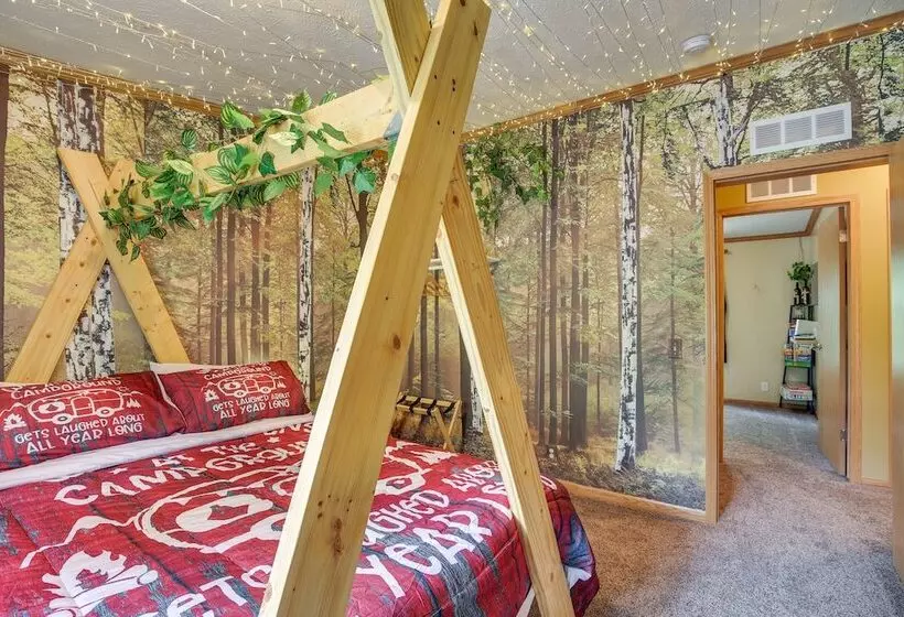 Modern Keystone Home: 4 Mi To Mount Rushmore!