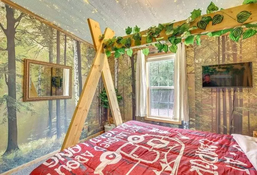 Modern Keystone Home: 4 Mi To Mount Rushmore!