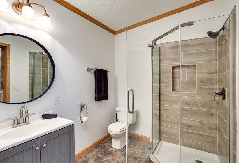 Modern Keystone Home: 4 Mi To Mount Rushmore!