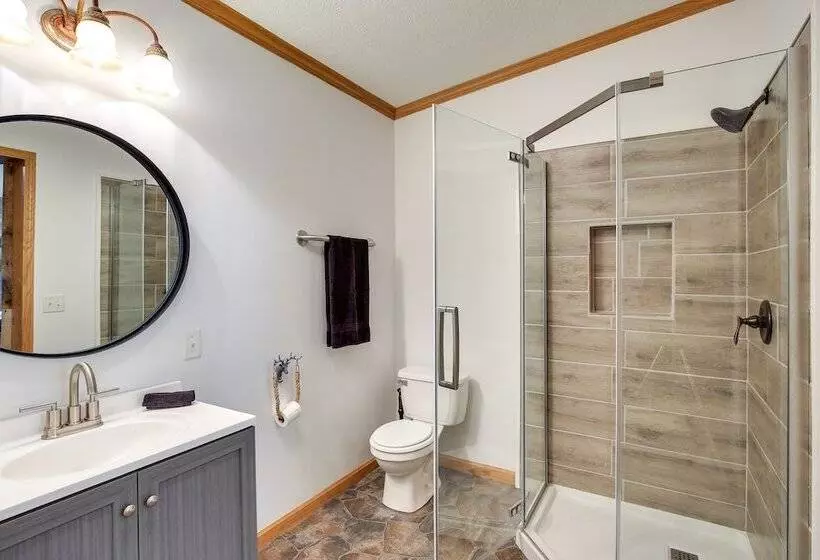 Modern Keystone Home: 4 Mi To Mount Rushmore!