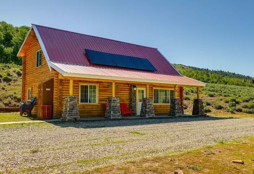 Mountain Cabin In Wyoming Range: Scenic & Remote!