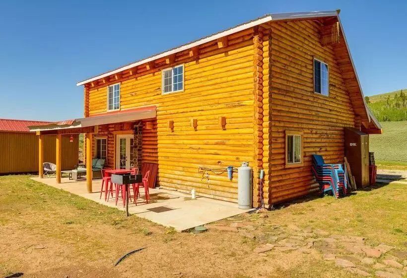 Mountain Cabin In Wyoming Range: Scenic & Remote!