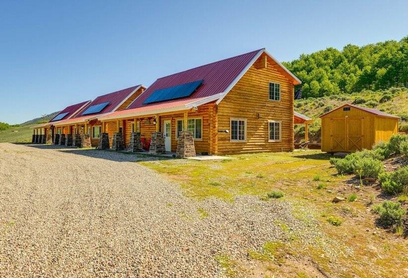 Mountain Cabin In Wyoming Range: Scenic & Remote!