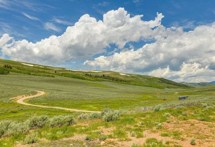 Mountain Cabin In Wyoming Range: Scenic & Remote!