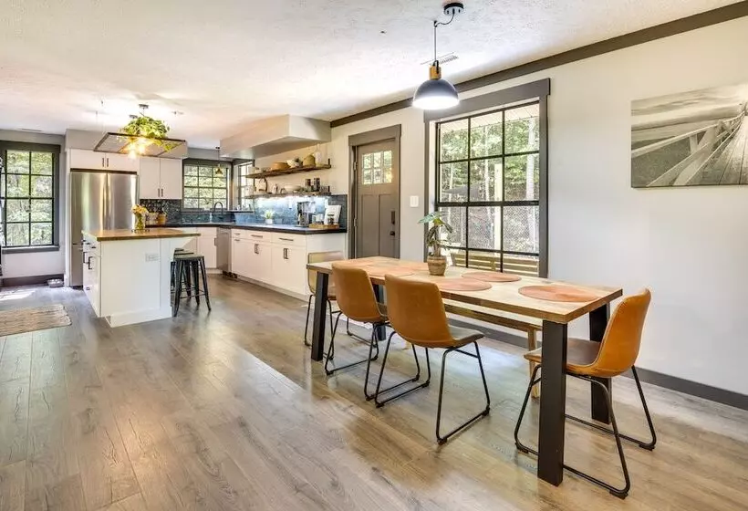 Secluded Mountain Retreat: 30 Mi To Asheville!