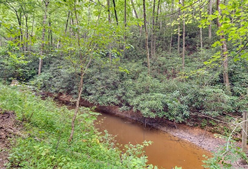 Secluded Mountain Retreat: 30 Mi To Asheville!