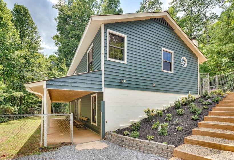 Secluded Mountain Retreat: 30 Mi To Asheville!