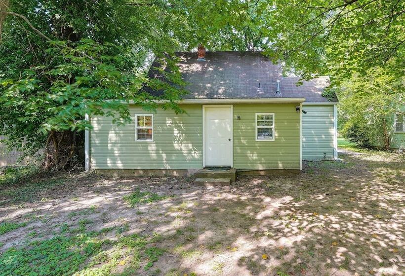 Springfield Home W/ Yard: 3 Mi To Downtown!