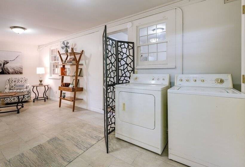 Springfield Home W/ Yard: 3 Mi To Downtown!