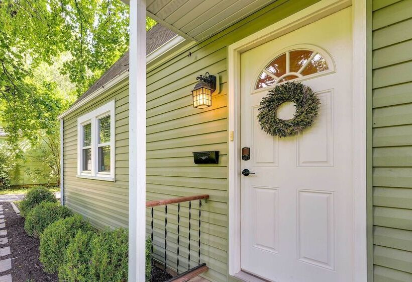 Springfield Home W/ Yard: 3 Mi To Downtown!