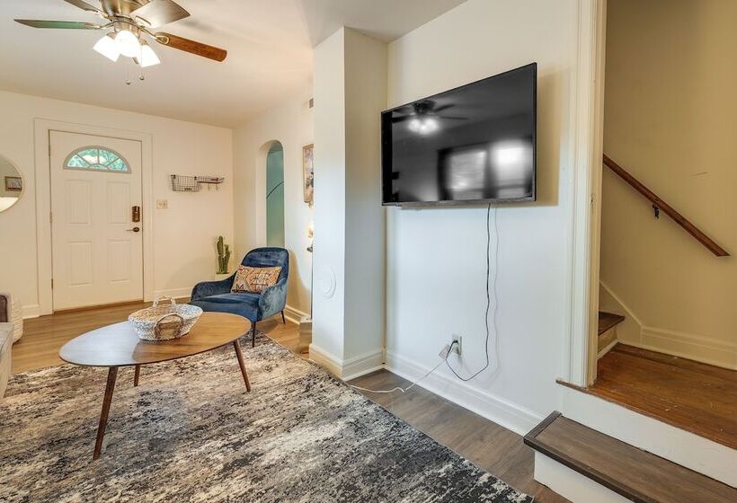 Springfield Home W/ Yard: 3 Mi To Downtown!