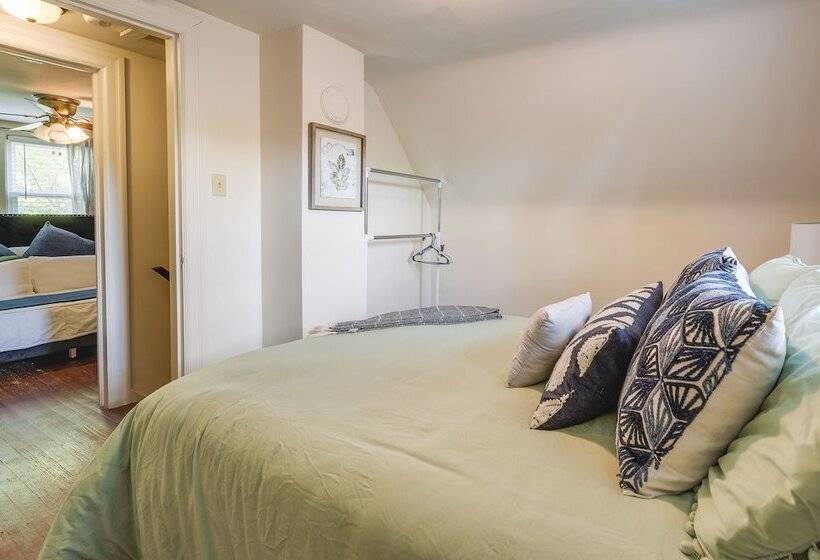 Springfield Home W/ Yard: 3 Mi To Downtown!