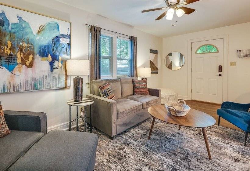 Springfield Home W/ Yard: 3 Mi To Downtown!