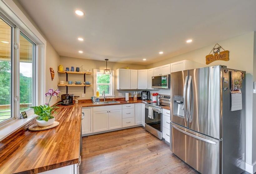 Pickens Cottage ~ 5 Mi To Table Rock State Park!