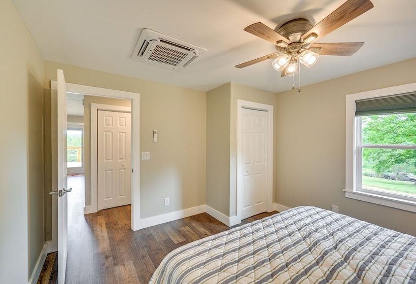 Pickens Cottage ~ 5 Mi To Table Rock State Park!