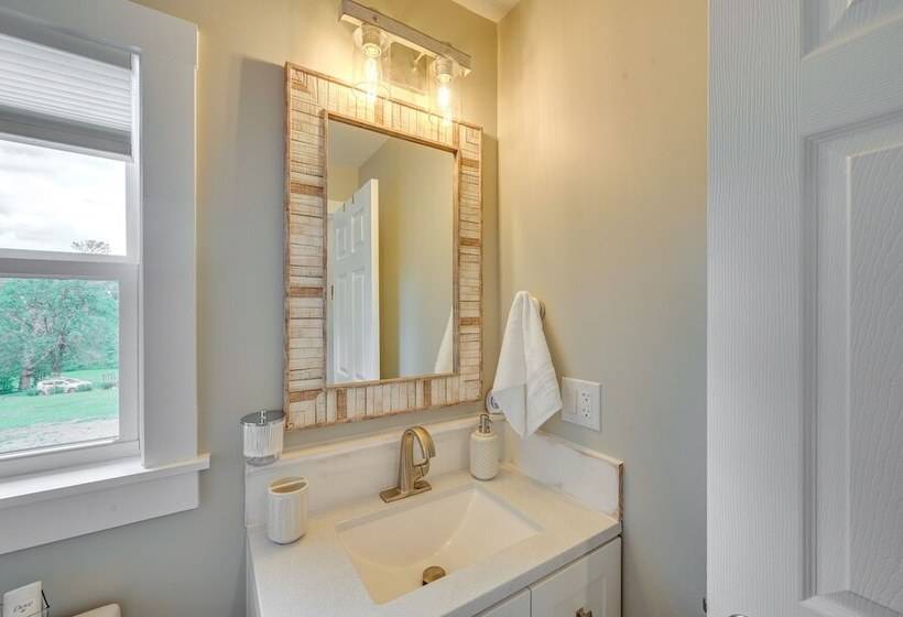 Pickens Cottage ~ 5 Mi To Table Rock State Park!