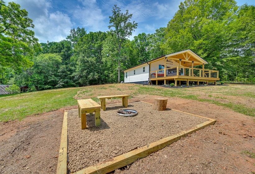 Pickens Cottage ~ 5 Mi To Table Rock State Park!