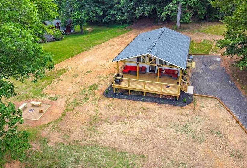 Pickens Cottage ~ 5 Mi To Table Rock State Park!