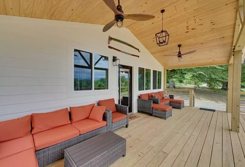 Pickens Cottage ~ 5 Mi To Table Rock State Park!