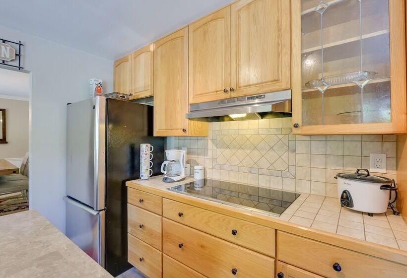 Rockville Home: Patio Oasis, Fireplace, Near Dc!