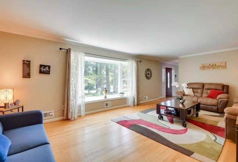 Rockville Home: Patio Oasis, Fireplace, Near Dc!