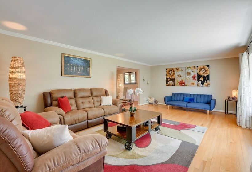 Rockville Home: Patio Oasis, Fireplace, Near Dc!