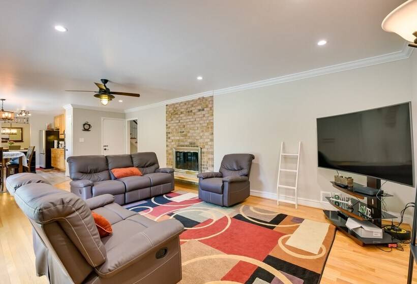 Rockville Home: Patio Oasis, Fireplace, Near Dc!