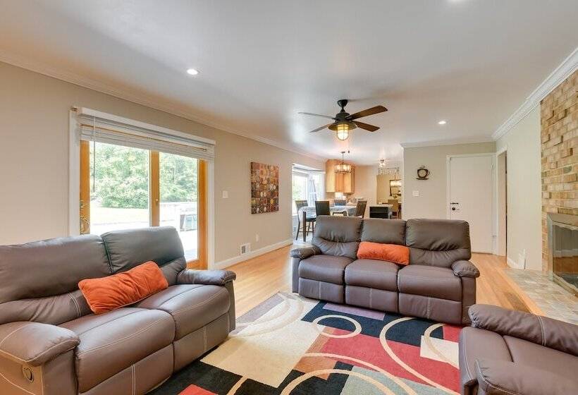 Rockville Home: Patio Oasis, Fireplace, Near Dc!