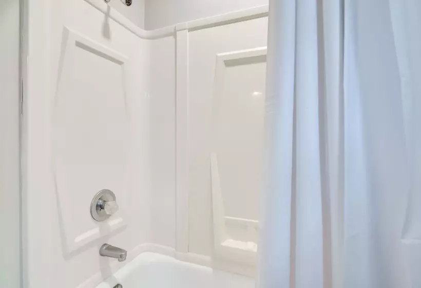 Schooner Creek Cabin W/ Fishing, Boating & More!