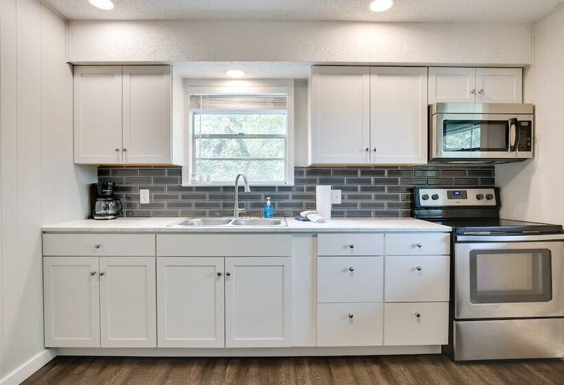 Schooner Creek Cabin W/ Fishing, Boating & More!