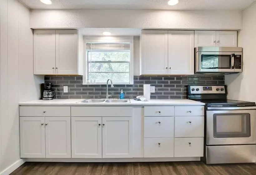 Schooner Creek Cabin W/ Fishing, Boating & More!