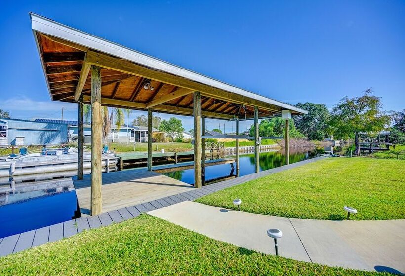 Sebring Serenity: Waterfront Retreat W/ Boat Dock!