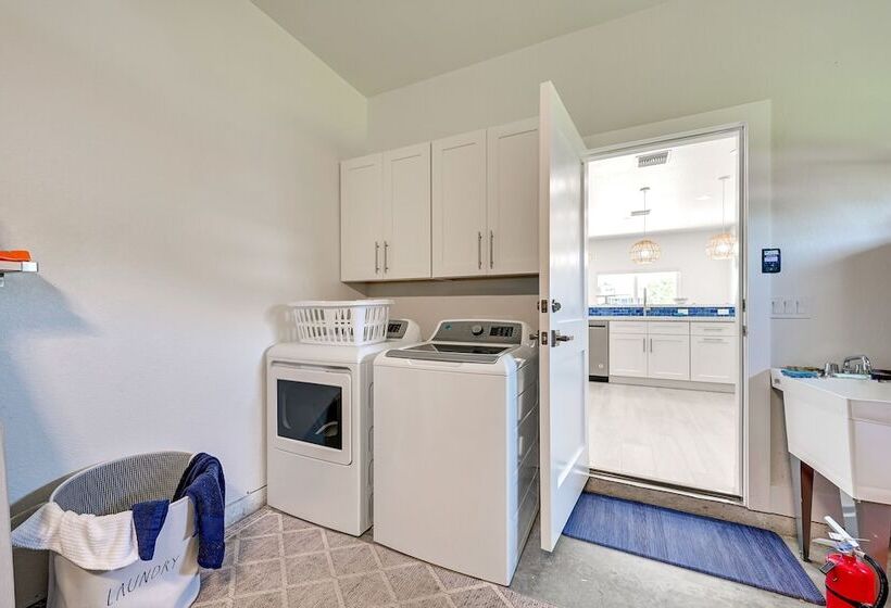 Sebring Serenity: Waterfront Retreat W/ Boat Dock!